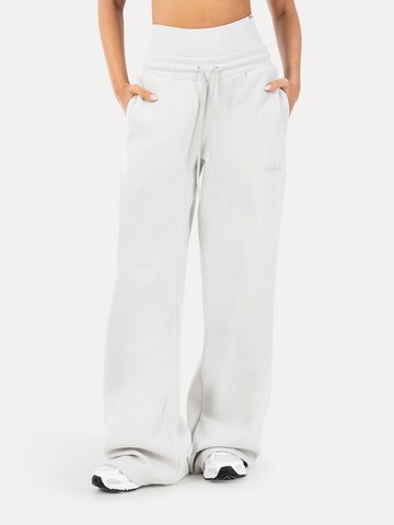 Loosefit Pantalon Smilodox en gris : devant