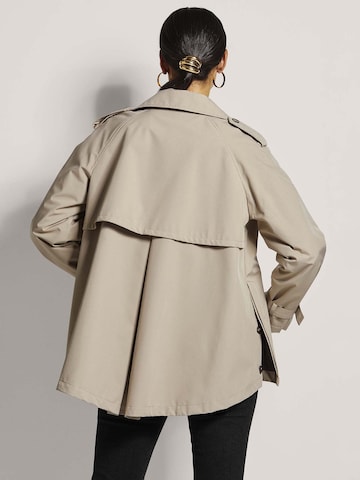 MADELEINE Tussenmantel in Beige