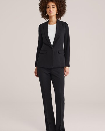 WE Fashion Разкроени Панталон с ръб в черно: отпред