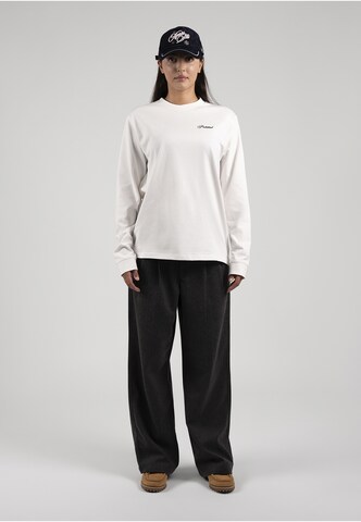 Prohibited - Camisa 'Après Ski' em branco: frente