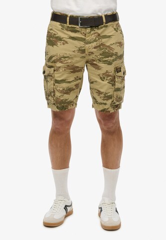Superdry Loose fit Cargo trousers in Green: front