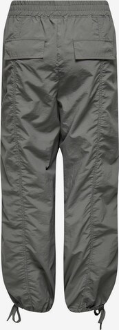 ONLY Tapered Cargo Pants in Grey