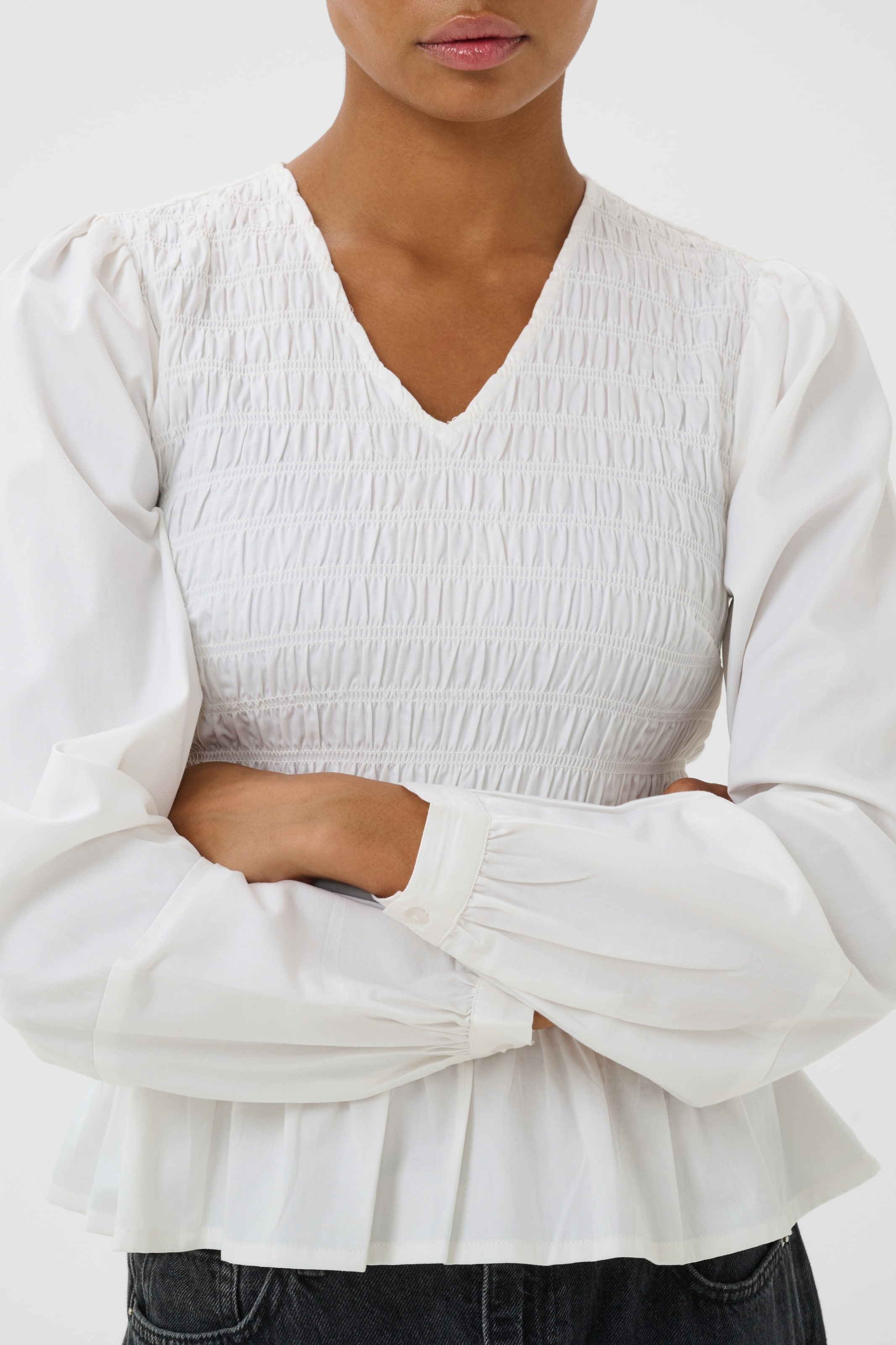 Part Two - Blusa em branco