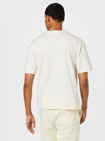Ball T-shirt i vit