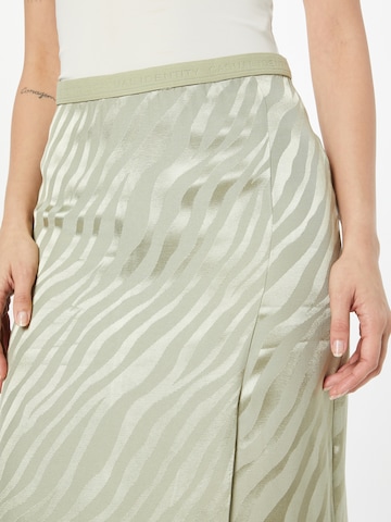 comma casual identity Rok in Groen