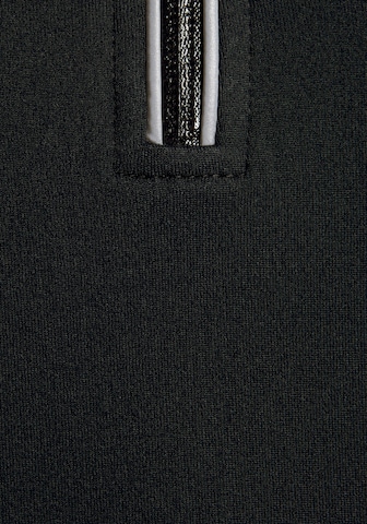 LASCANA ACTIVE Toiminnallinen paita värissä musta