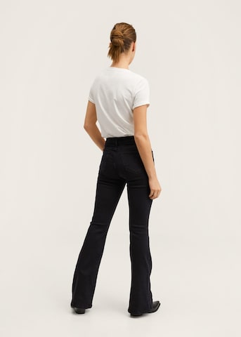 MANGO Flared Jeans i sort