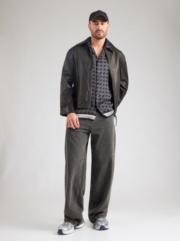 Karl Lagerfeld Comfort Fit Paita värissä musta