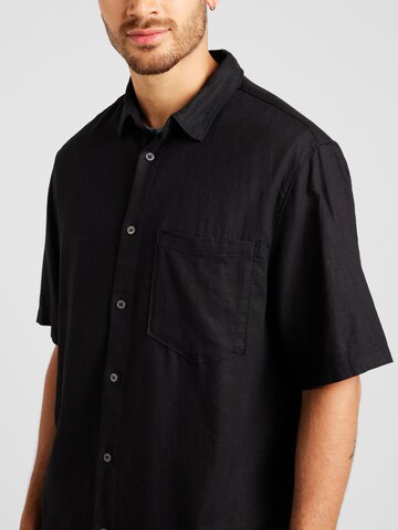 WEEKDAY Comfort Fit Hemd in Schwarz