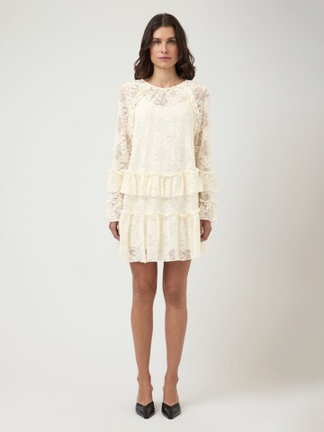 Robe 'TUKKA' YAS en beige : devant