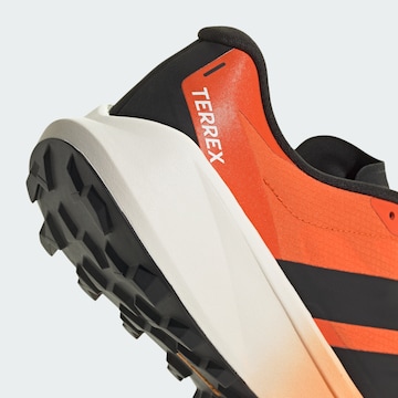 ADIDAS TERREX - Sapatilha de corrida 'Agravic 4' em laranja