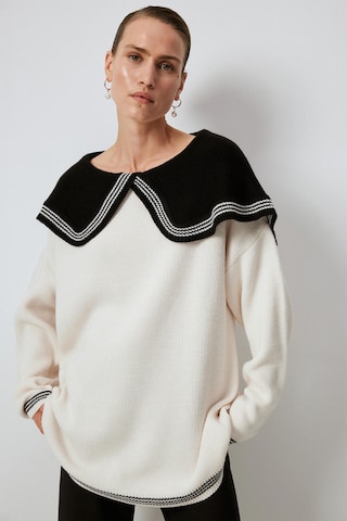 Touche Prive Pullover in Beige: Vorderseite