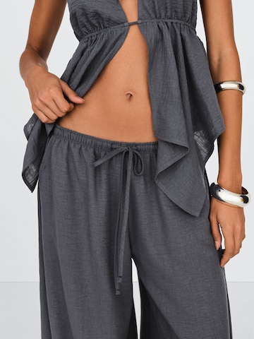 Bershka Tapered Pants in Grey