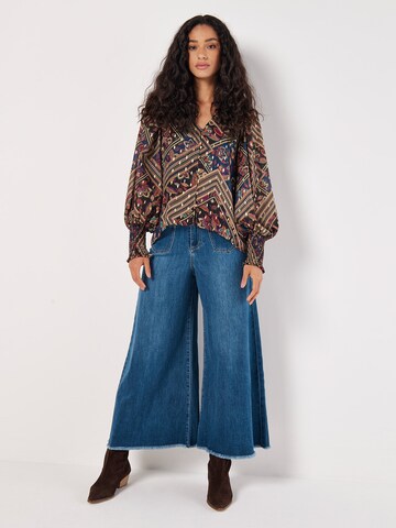 Apricot Blouse ' ' in Blue