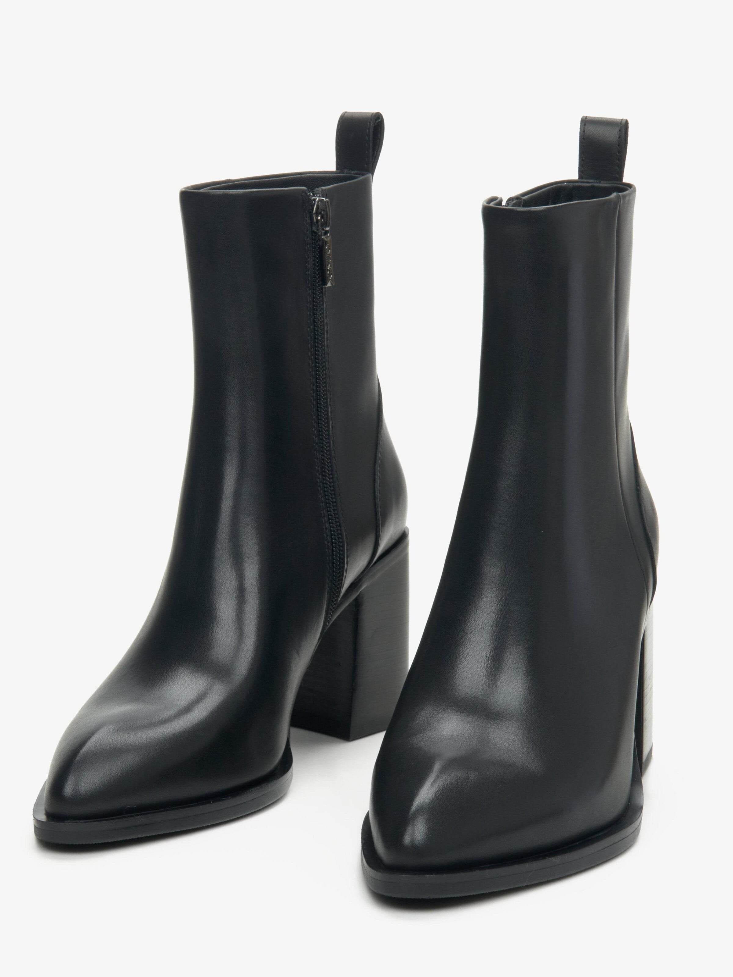 Ankle boots '551-518' di Estro in nero