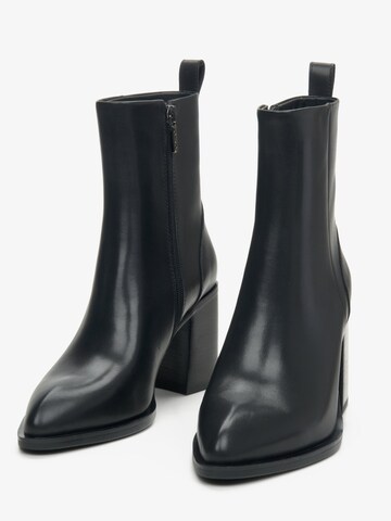 Estro Ankelboots '551-518' i svart