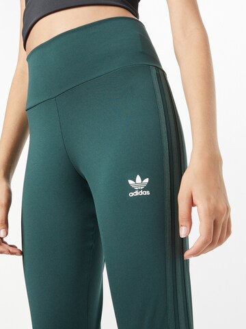 ADIDAS ORIGINALS Skinny Leggings 'Adicolor Classics Tonal 3-Stripes' in Grün