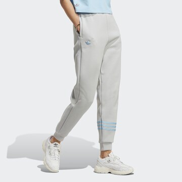 ADIDAS ORIGINALS Tapered Broek 'Adicolor Neuclassics' in Blauw: voorkant
