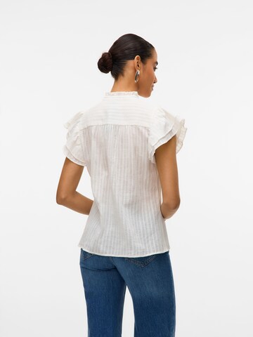VERO MODA - Blusa en blanco