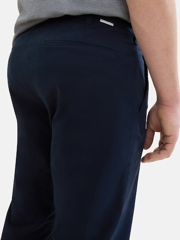 Regular Pantalon chino TOM TAILOR Men + en bleu