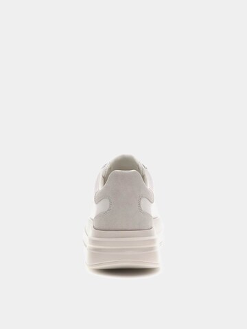 GUESS Sneaker low 'Elba' i hvid