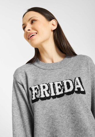 Frieda & Freddies NY Pullover in Grau