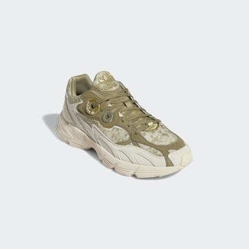 ADIDAS ORIGINALS Nízke tenisky 'Astir' - Zelená