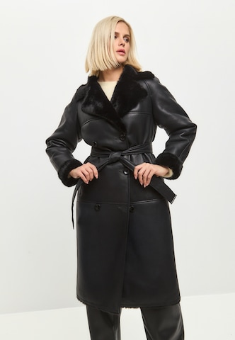 CESARE GASPARI Winter Coat in Black: front