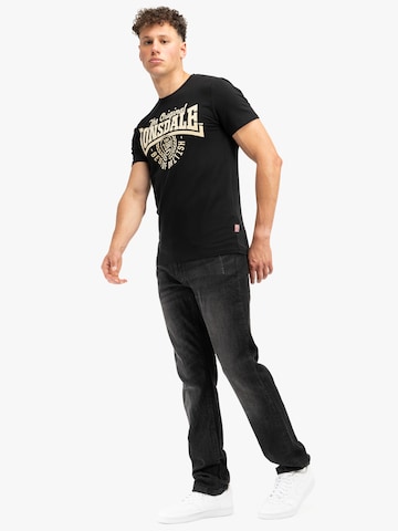 LONSDALE T-shirt 'Bethersden' i svart