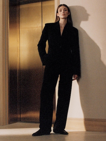 RÆRE by Lorena Rae Tapered Hose 'Lino Tall' in Schwarz