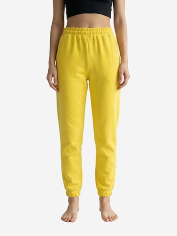 My fashion - Tapered Calças de desporto em amarelo: frente