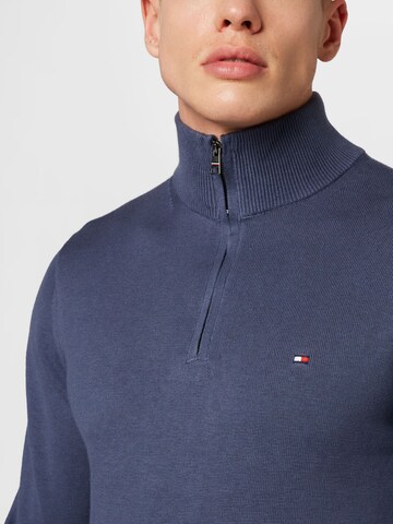 TOMMY HILFIGER Svetr – modrá