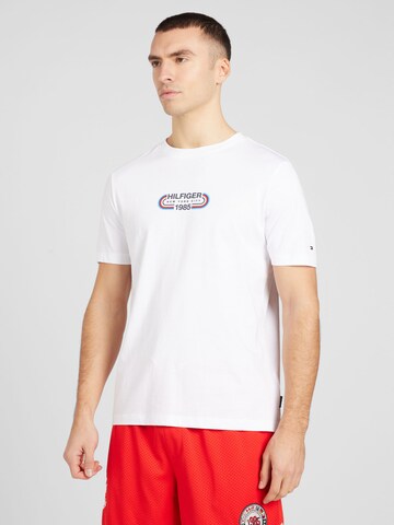 T-Shirt TOMMY HILFIGER en blanc : devant