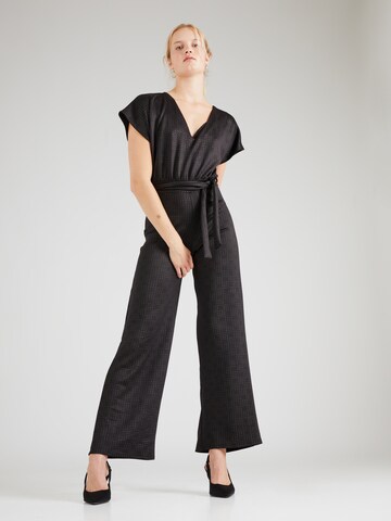 SISTERS POINT Jumpsuit i svart: framsida