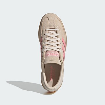Sneaker bassa 'Handball Spezial' di ADIDAS ORIGINALS in beige