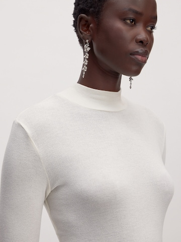 EDITED Tričko 'Cassandra' – bílá