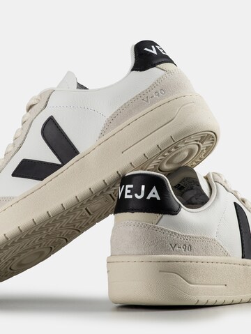 Veja Sneakers 'V-90 O.T.' in White