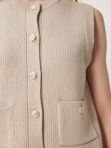 Happiness İstanbul Strickweste in Beige