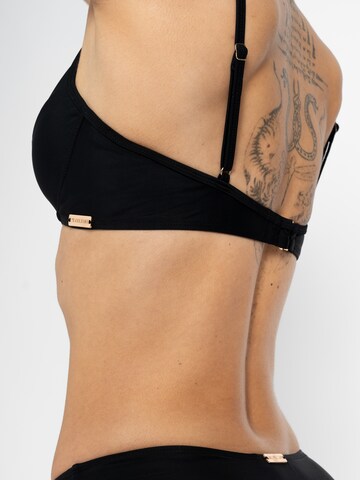 T-shirt Top per bikini 'PinaAK' di Alife and Kickin in nero