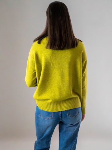 WEARABLE STORIES Pullover 'Riske' in Gelb