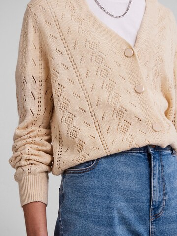 Cardigan 'Ofine' PIECES en beige