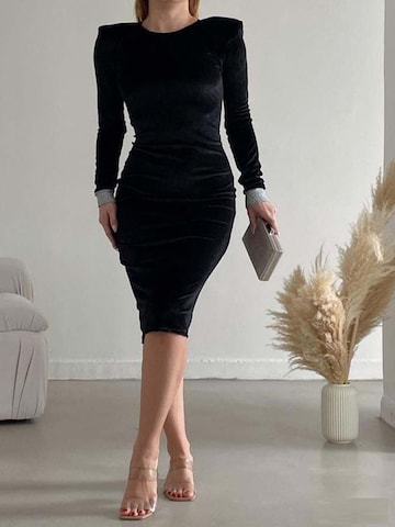 WOMAN VISION Šaty – černá