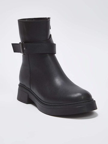 Bottines Trendyol en noir : devant