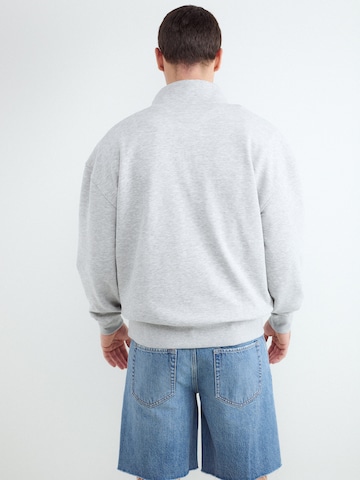 BALMOHK Collegepaita värissä harmaa