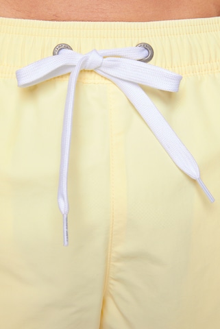 CAMP DAVID Zwemshorts in Geel