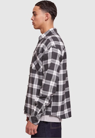 Urban Classics Comfort fit Button Up Shirt in Grey