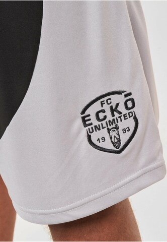 Loosefit Pantaloni di Ecko Unlimited in grigio