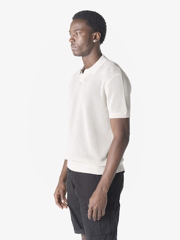 Tricou de la KOROSHI pe bej