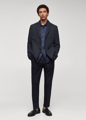 MANGO MAN Regular fit Colbert 'Molina' in Blauw