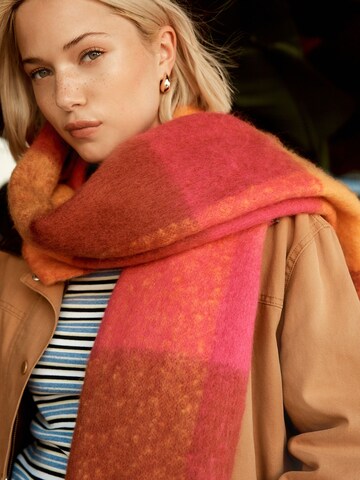 Next - Cachecóis em rosa